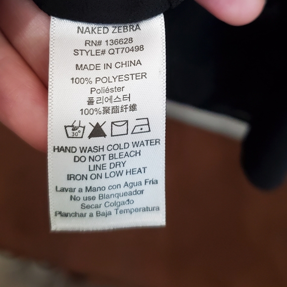 NAKED ZEBRA BLACK COLLARED SLEEVELESS V-NECK BLOUSE WITH BUTTONS MEDIUM - Picture 3 of 7